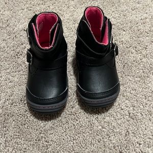 Toddler size 5 black boots Stride Rite